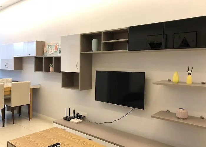 Modern Cozy Suite Sutera Avenue